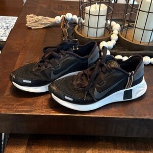 Nike Black and White Athletic Shoes